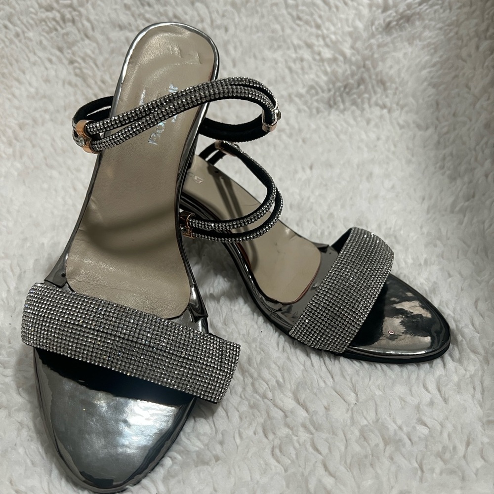 Elegant Black and Silver Women's Sandals
